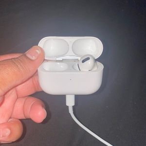 APPLE AIRPODS PRO